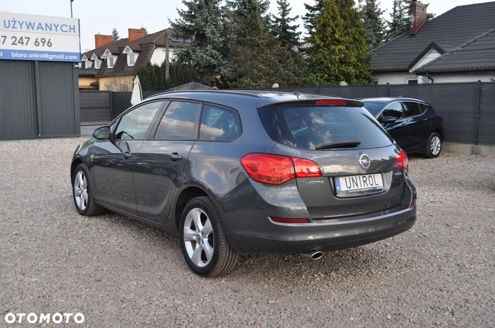 Opel Astra 1.4 Turbo 150 Jahre - 9