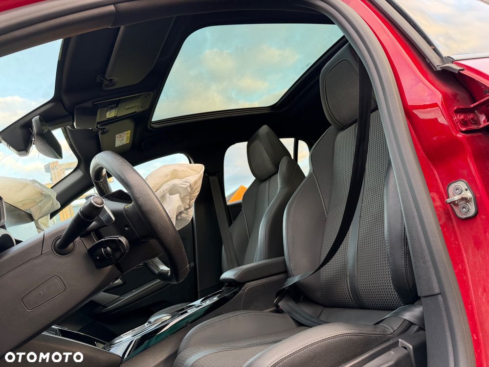 Peugeot 208 - 10