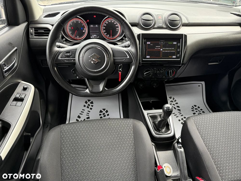 Suzuki Swift 1.2 Premium Plus - 5