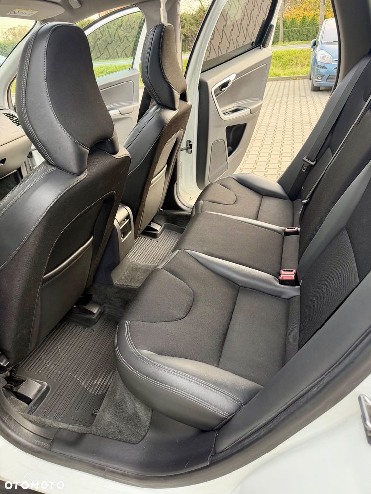 Volvo XC 60 D4 Geartronic Momentum - 10