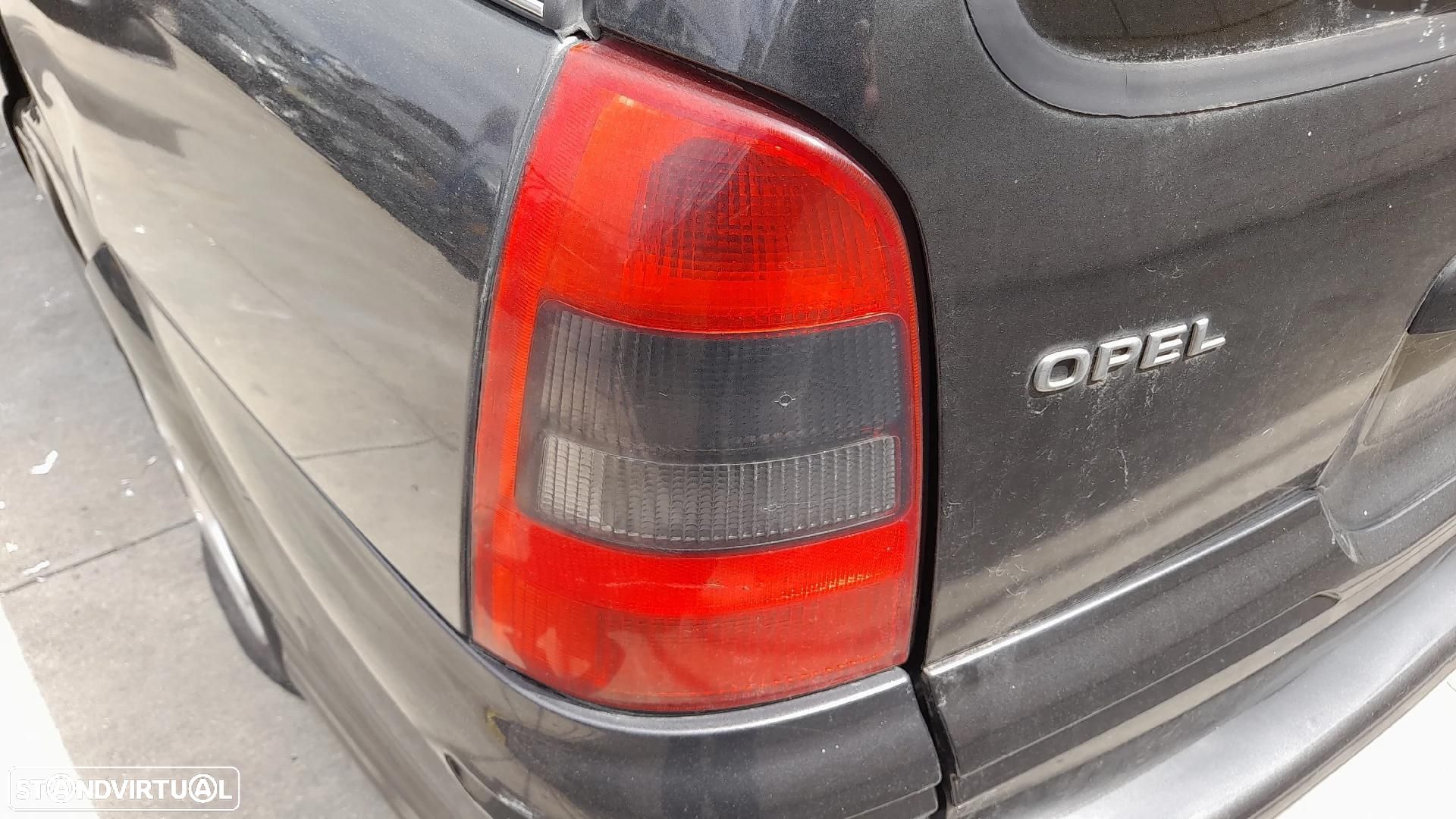 Farolim esquerdo OPEL Vectra B Caravan (31_) - 1