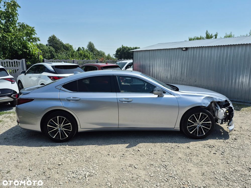 Lexus ES 300h Prestige - 37