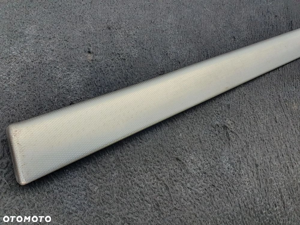AUDI A4 B6 LISTWA OZDOBNA DEKOR DRZWI PRAWY TYŁ 8E0867420 ALUMINIUM S-LINE - 2