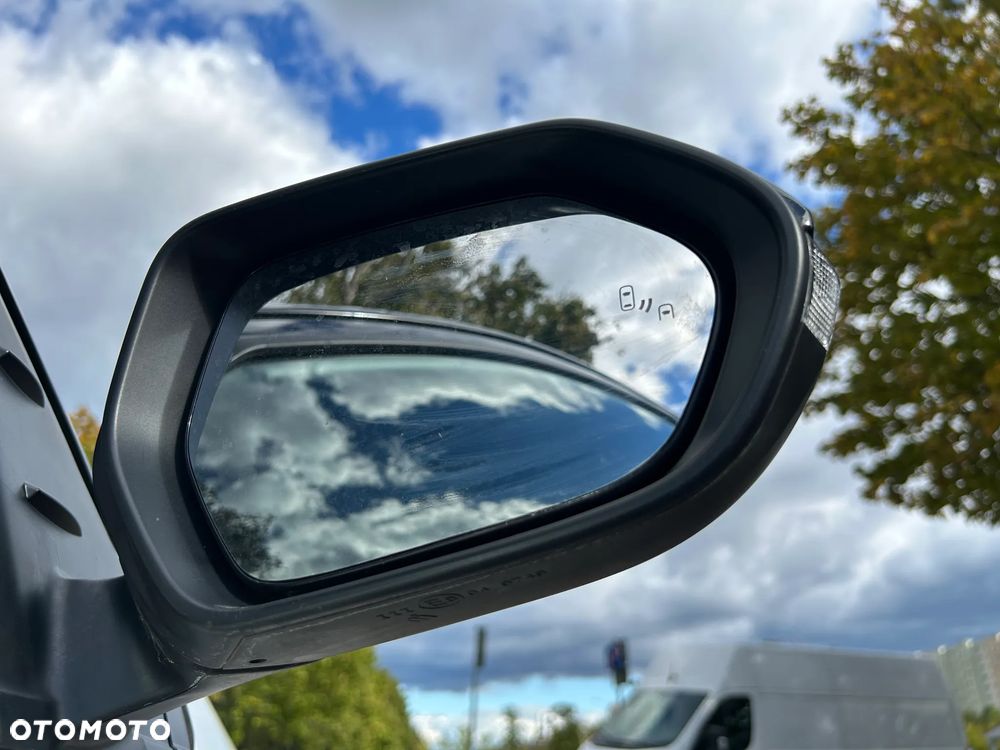 Toyota Yaris Hybrid 1.5 GR Sport - 35