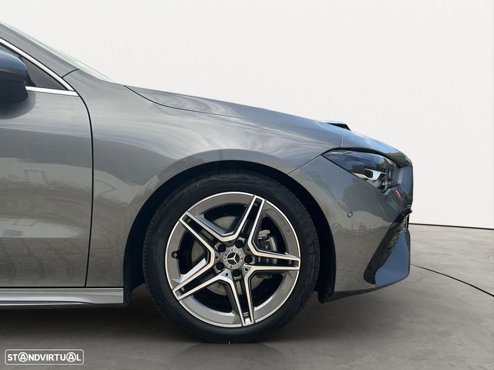 Mercedes-Benz CLA 180 — fotografia 5