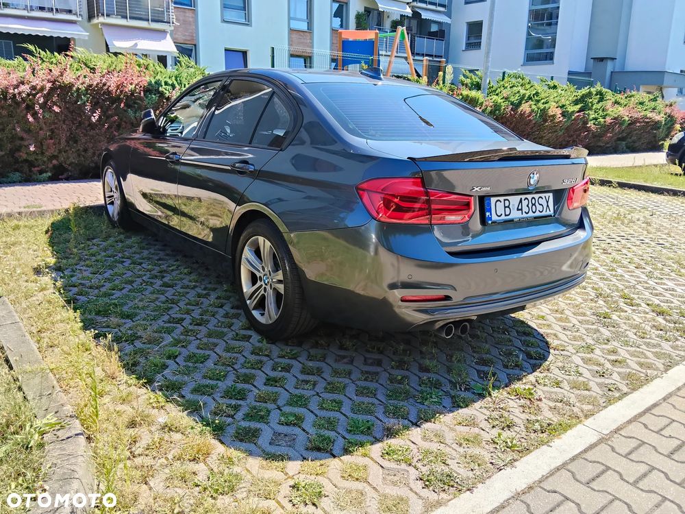 BMW Seria 3 328i xDrive Sport Line - 5