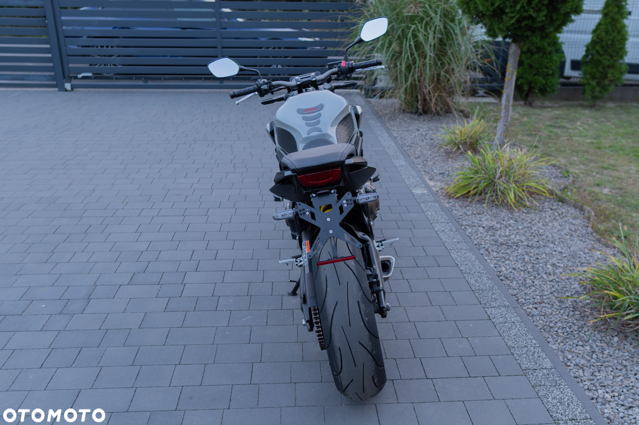 Honda CB - 10