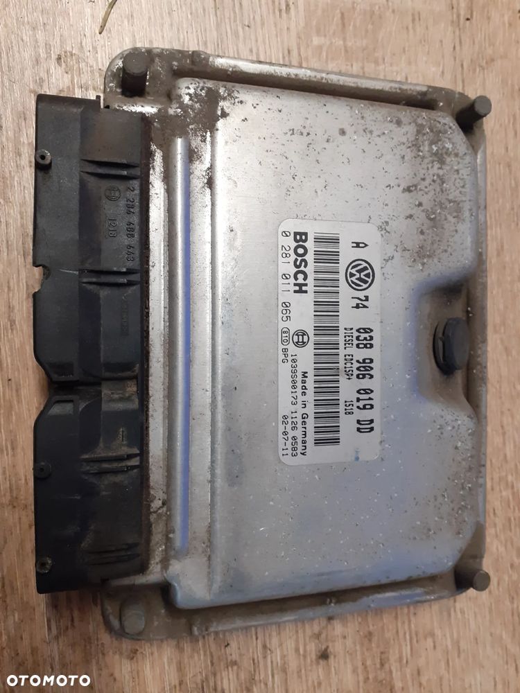 Sterownik KOMPUTER SILNIKA ECU VOLKSWAGEN GOLF IV - 1