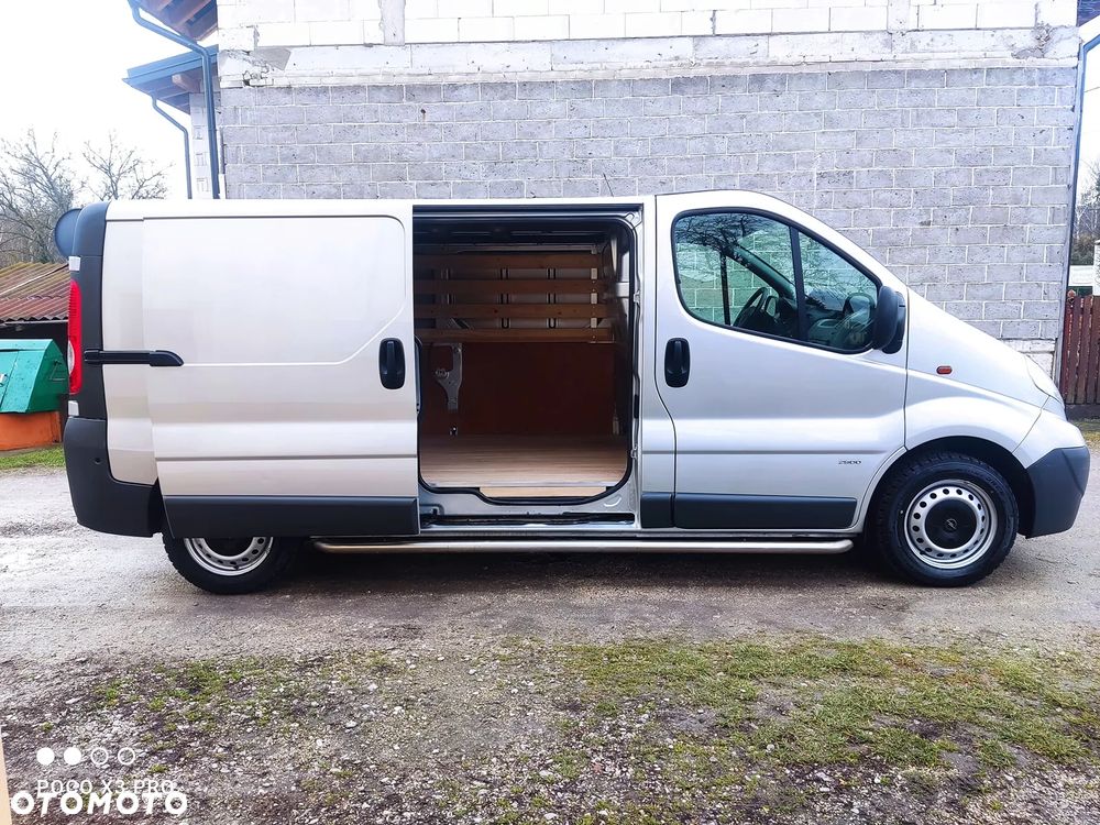 Opel Vivaro - 8
