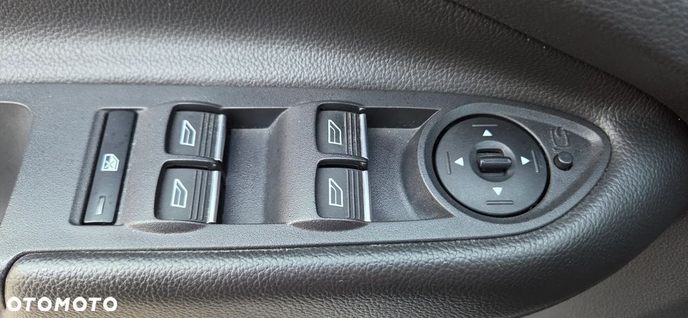 Ford Kuga 1.5 EcoBoost 2x4 Titanium - 28