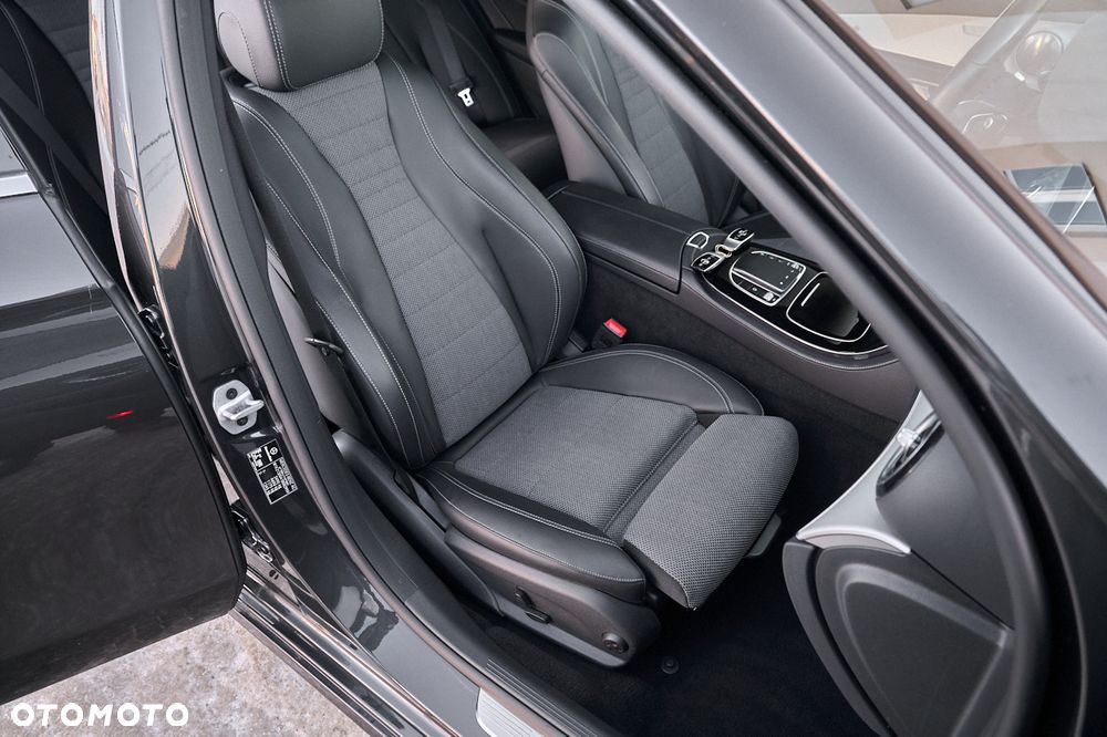 Mercedes-Benz Klasa E 220 d 9G-TRONIC - 21