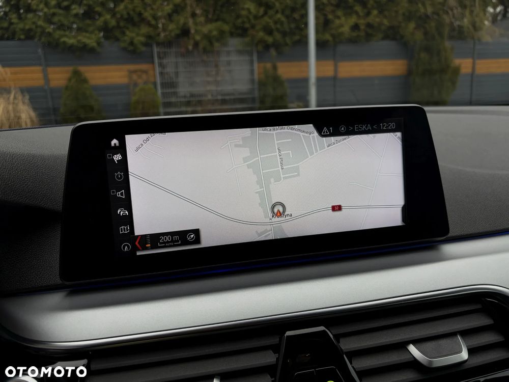 BMW Seria 5 520d - 28