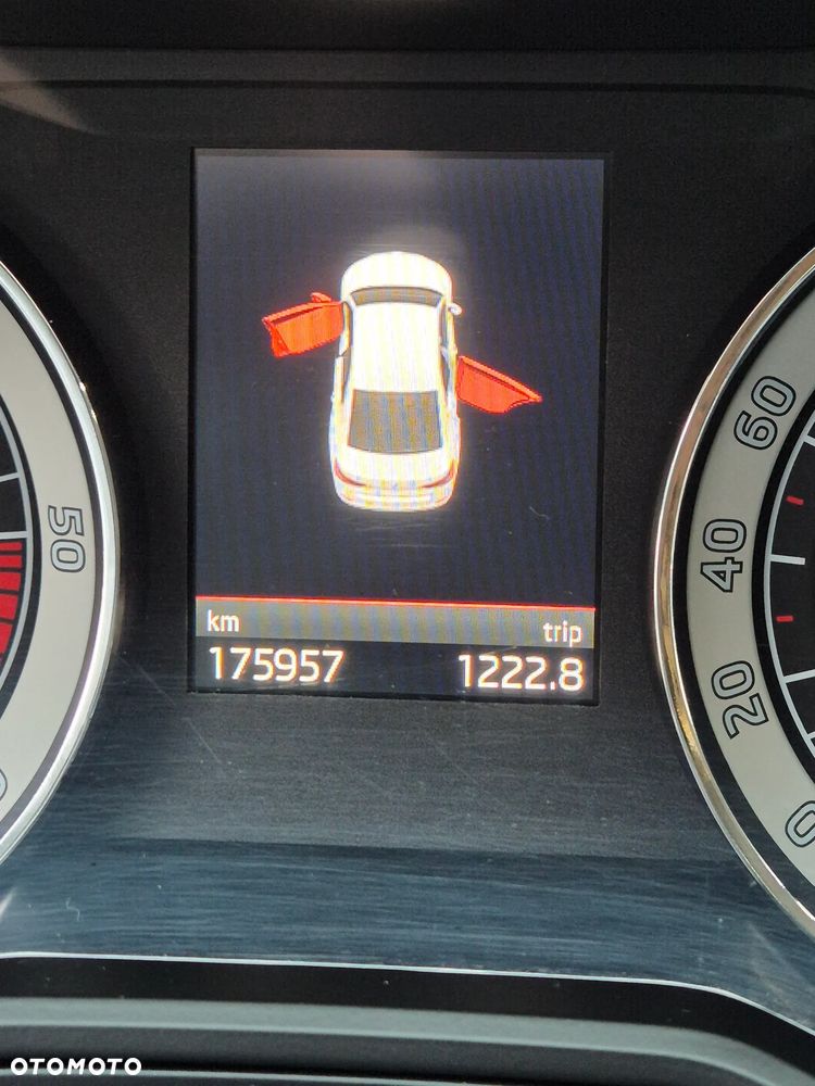 Skoda Superb 2.0 TDI 4x4 L&K DSG - 10