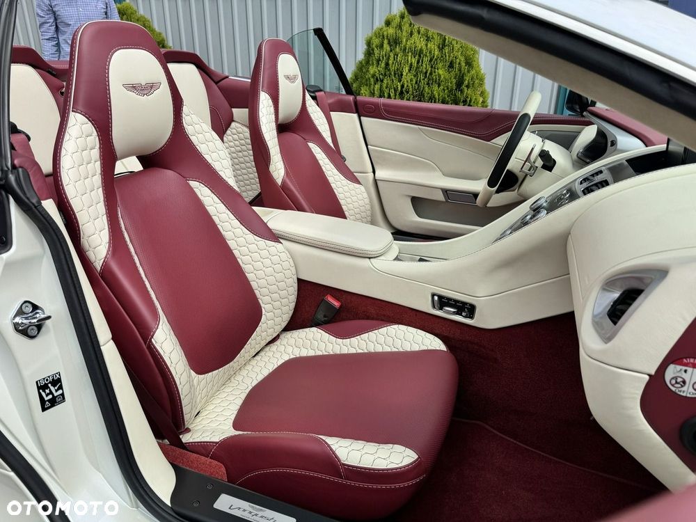 Aston Martin Vanquish - 22