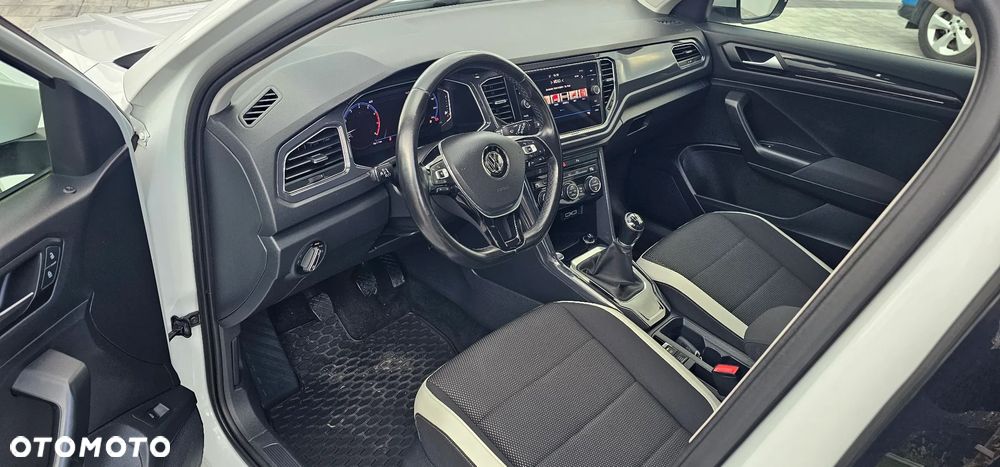Volkswagen T-Roc - 18