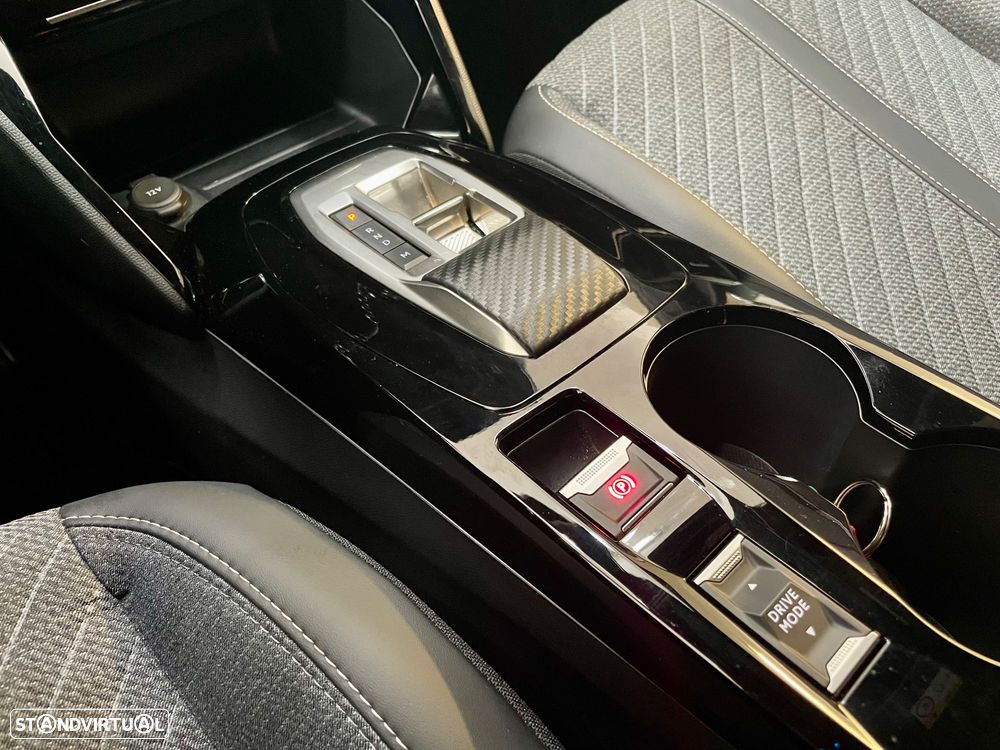 Peugeot 2008 1.2 Hybrid Allure e-DCS6 - 31