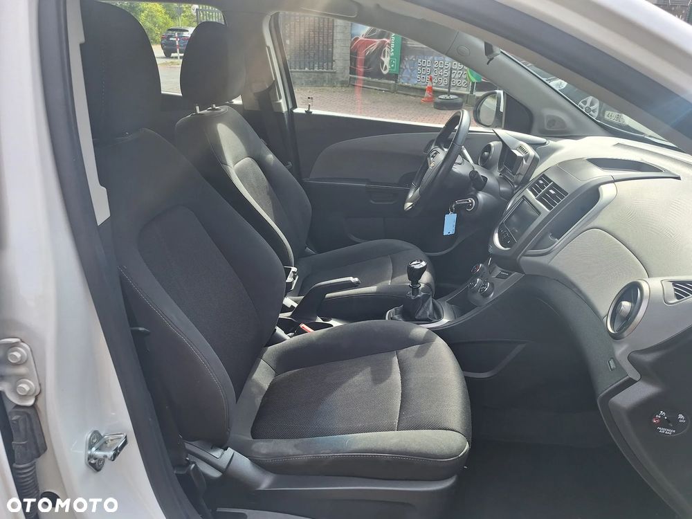 Chevrolet Aveo 1.6 LTZ - 16