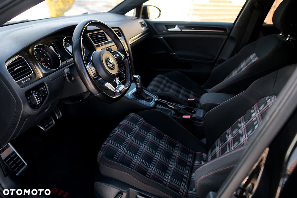 Volkswagen Golf GTI Performance BlueMotion Technology DSG - 13