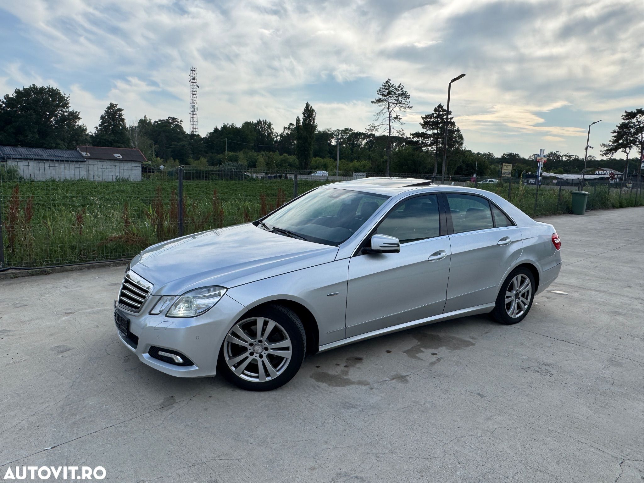 Mercedes-Benz E 220 BlueTEC BlueEFFICIENCY 7G-TRONIC Edition Avantgarde - 1