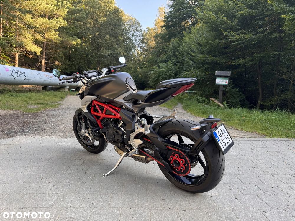 MV AGUSTA Brutale - 6