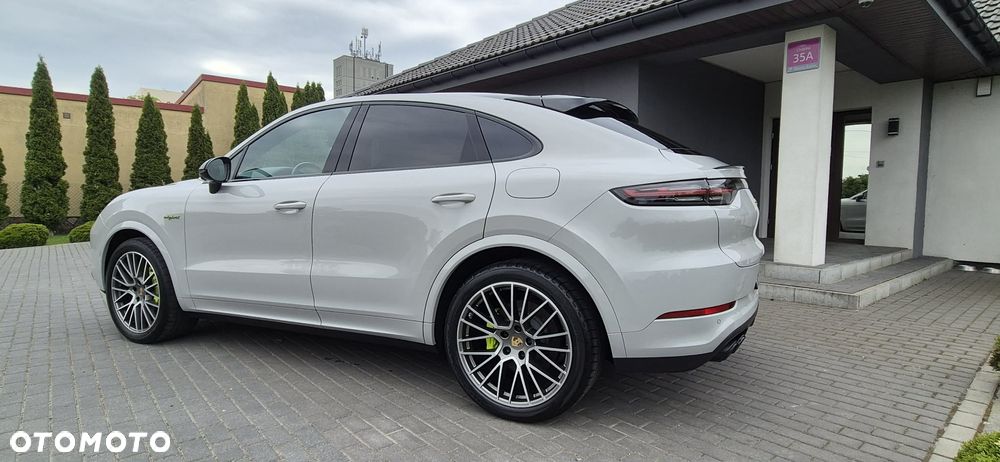 Porsche Cayenne - 4