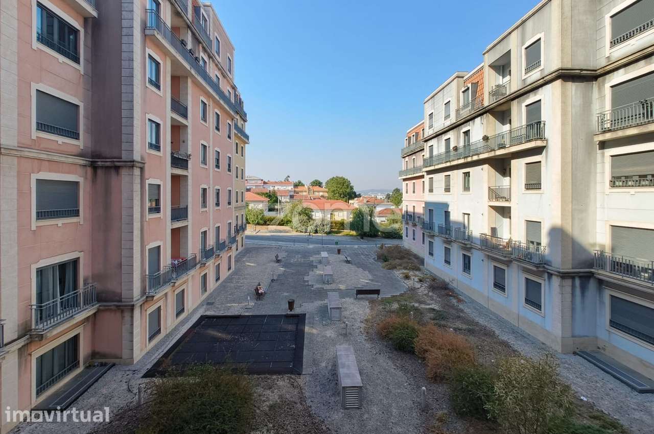 Apartamento T4 c/ garagem | Vila Nova de Gaia | Rua Antero Quental - Grande imagem: 3/15