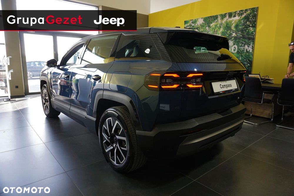 Jeep Compass - 4