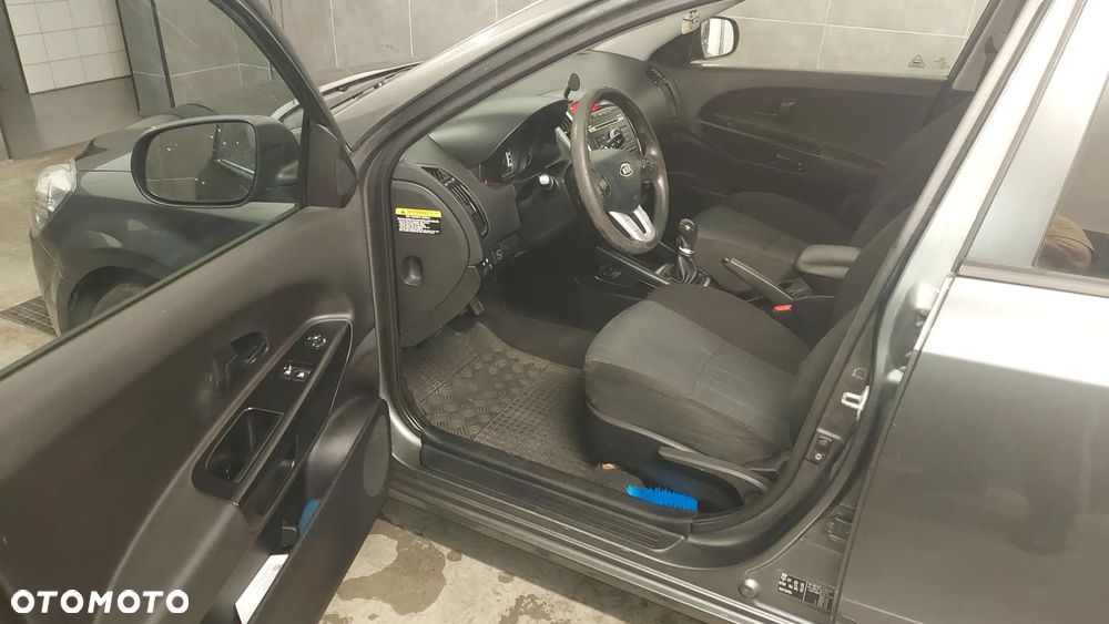 Kia Ceed Cee'd 1.6 Comfort + - 17