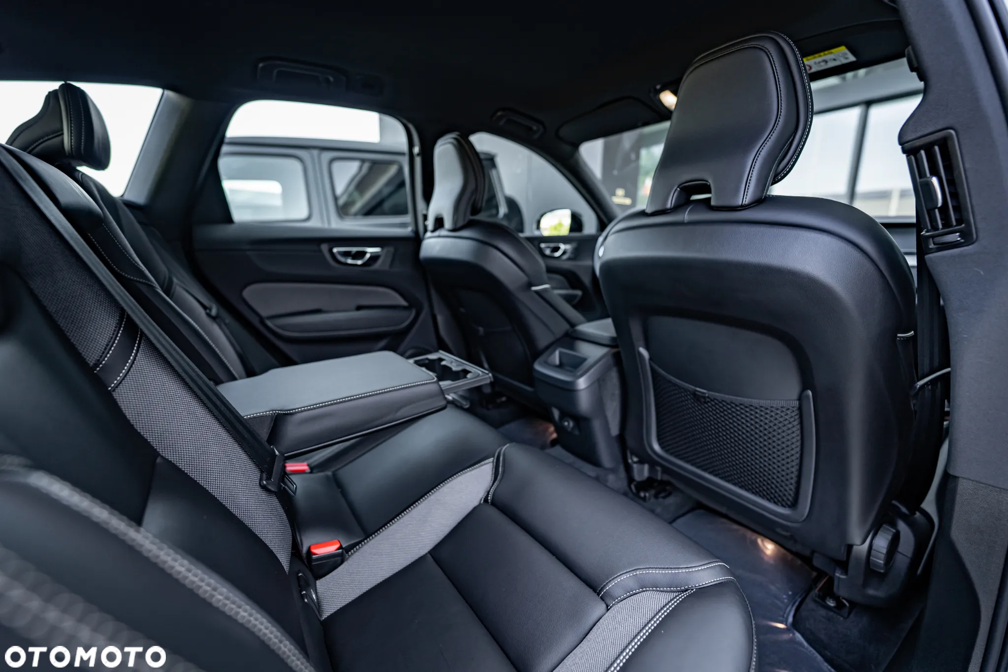 Volvo XC 60 B5 B AWD Geartronic RDesign - 28