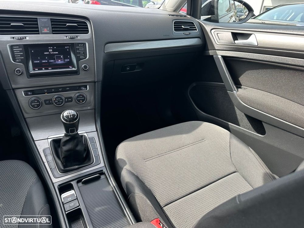 VW Golf 1.6 TDi Confortline - 19