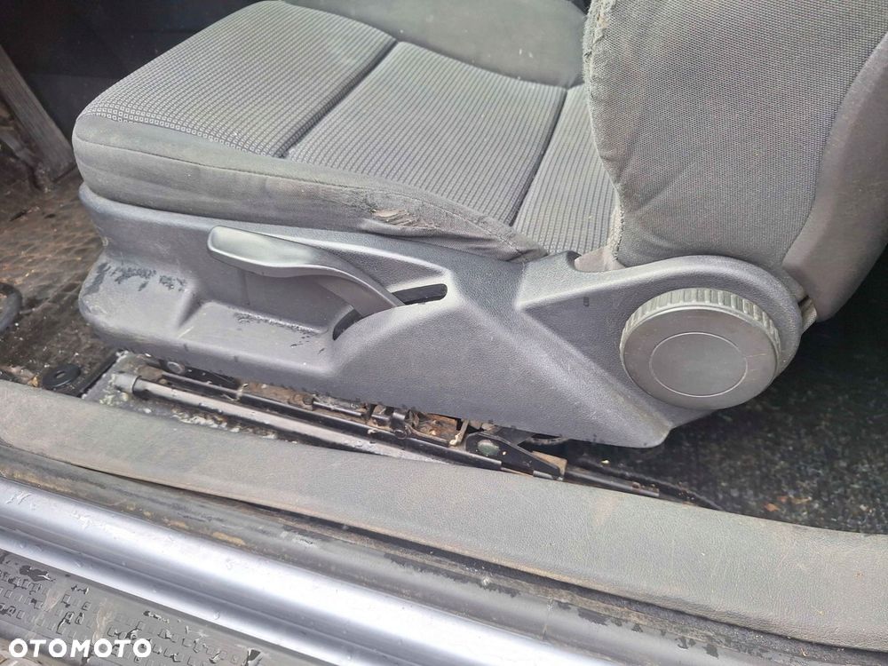FOTEL LEWY PRZÓD 3D AUDI A3 8P HB 3D - 2
