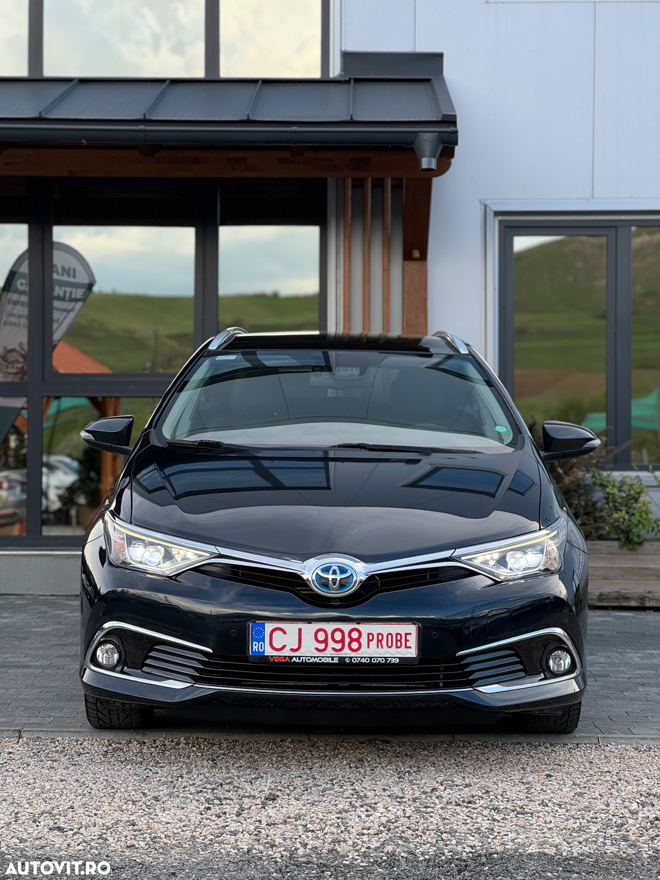 Toyota Auris 1.8 L VVT-i Hybrid Sol - 38