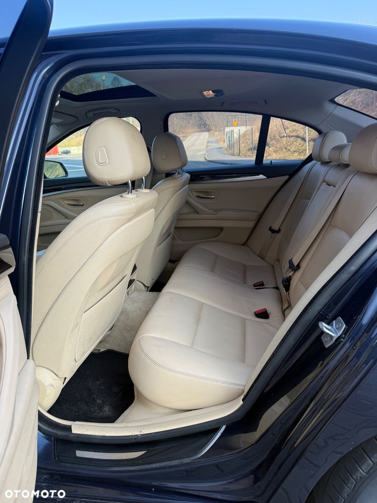 BMW Seria 5 528i xDrive Sport-Aut Luxury Line - 18