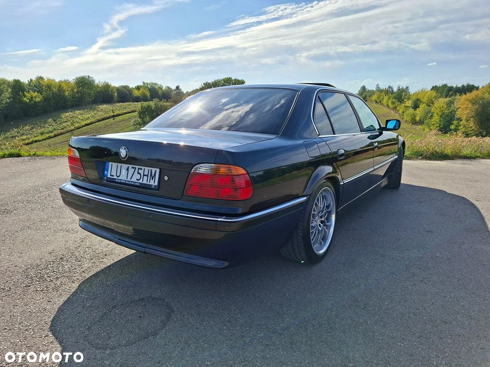 BMW Seria 7 740iL - 7