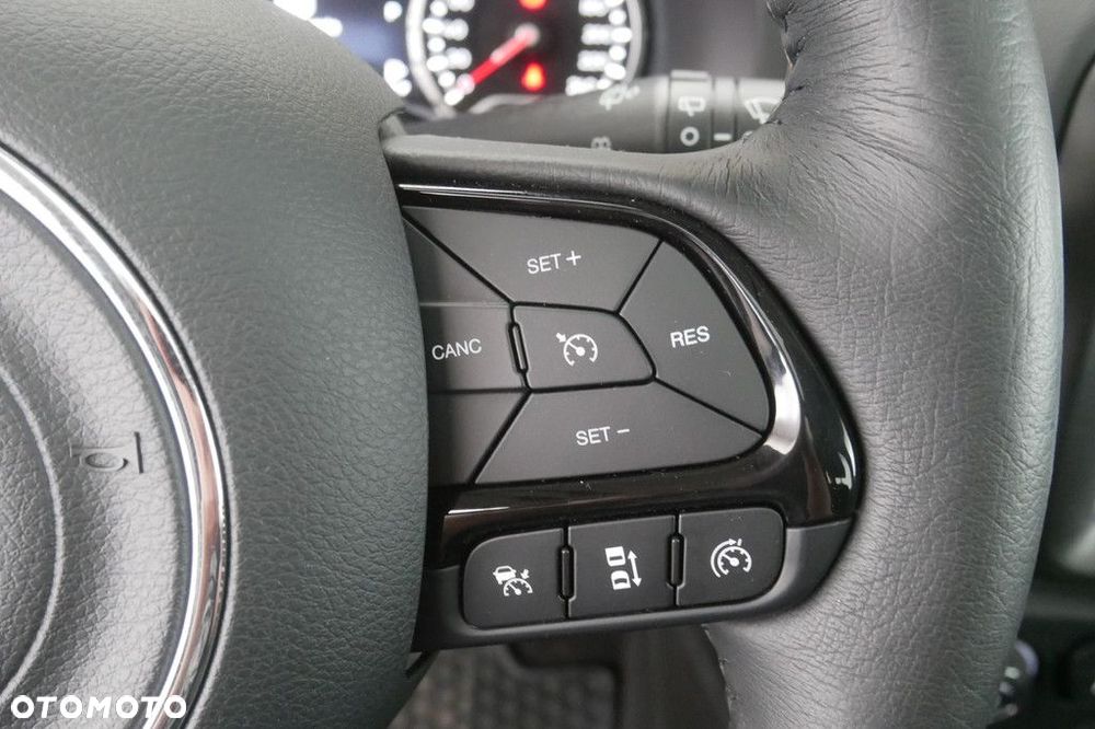 Jeep Renegade - 25