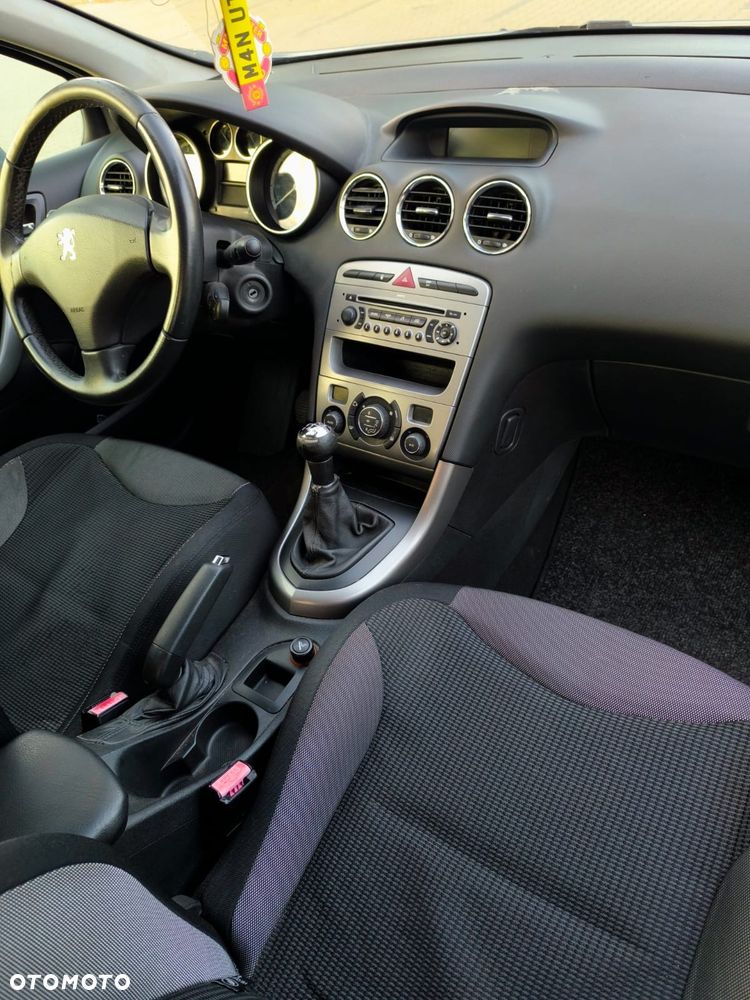 Peugeot 308 - 8
