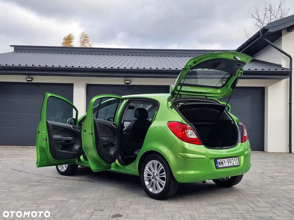 Opel Corsa 1.4 16V Cosmo - 18