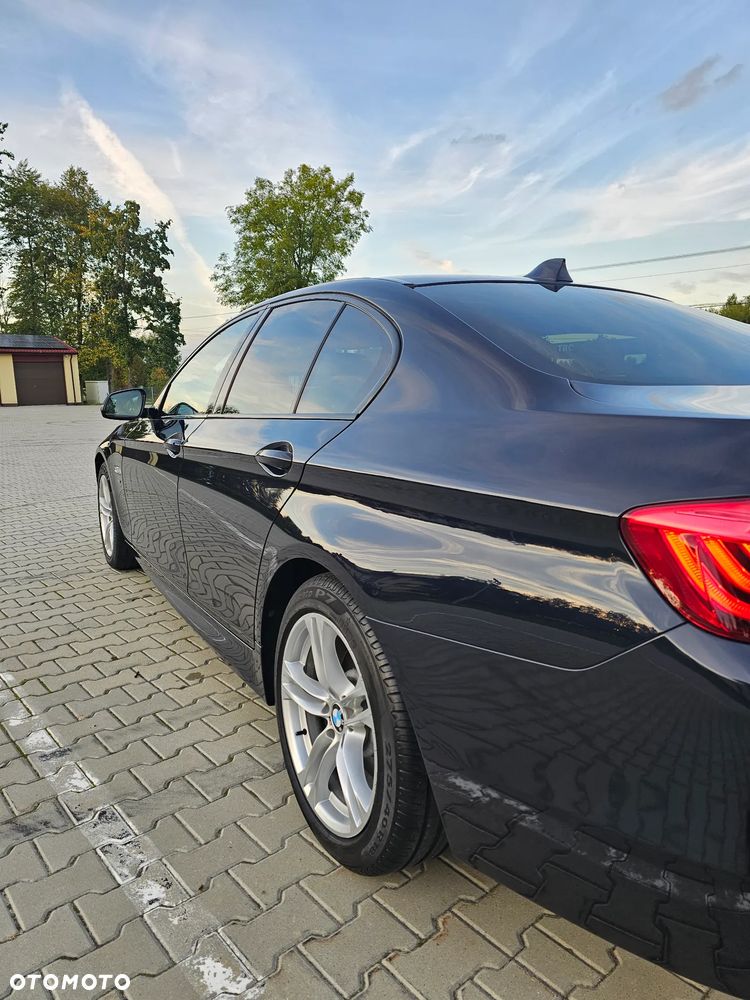 BMW Seria 5 525d xDrive - 16