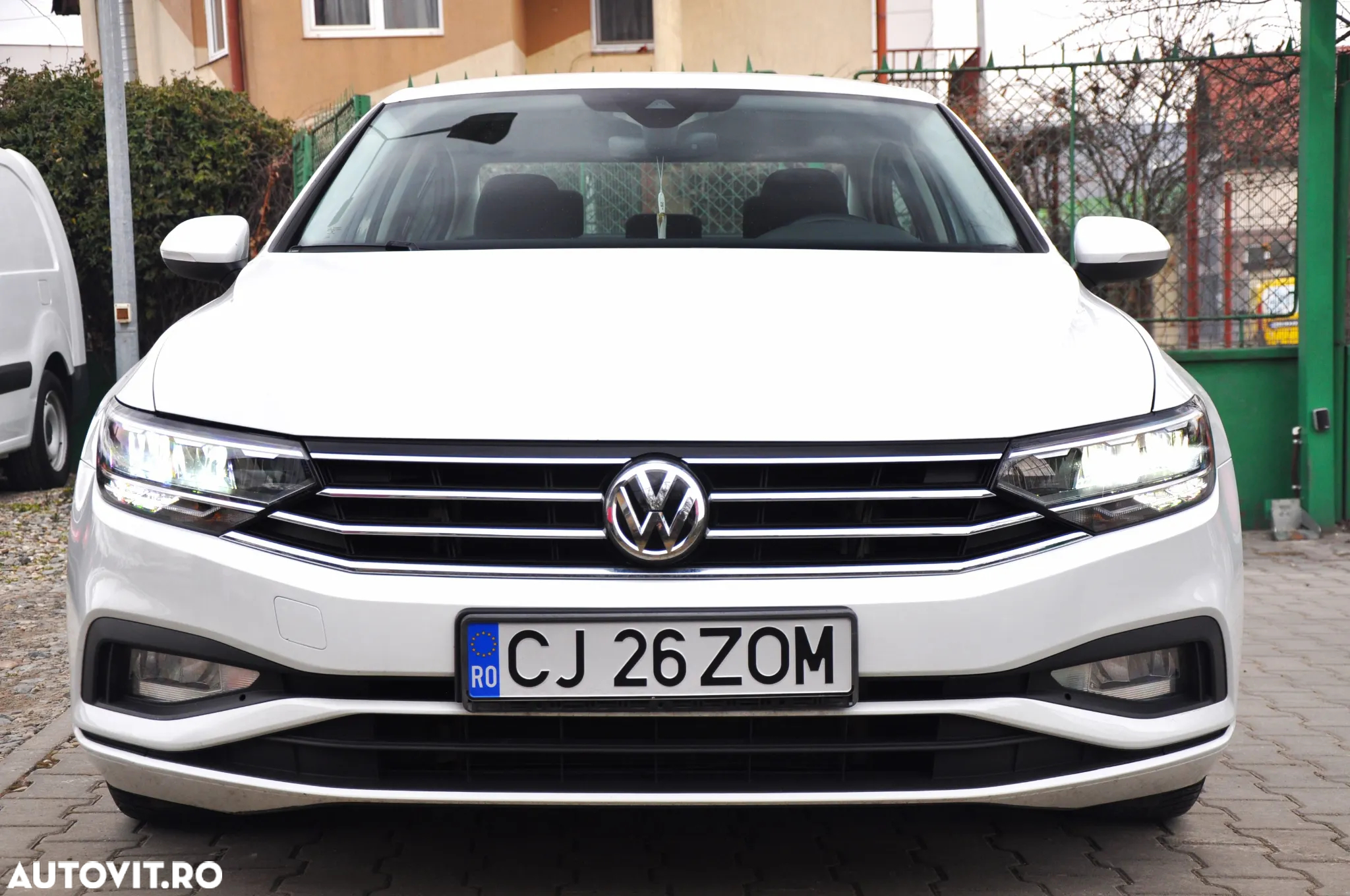 Volkswagen Passat Variant 2.0 TDI DSG Trendline - 2