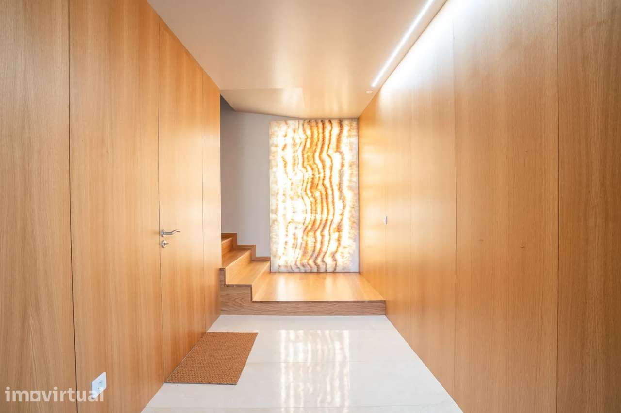 Moradia T3 Premium | Piscina Infinita e Acabamentos de Excelência - CO - Grande imagem: 2/10