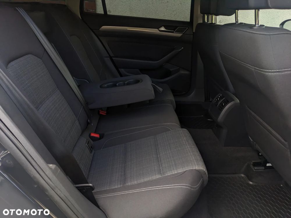 Volkswagen Passat 1.5 TSI EVO Business DSG - 32