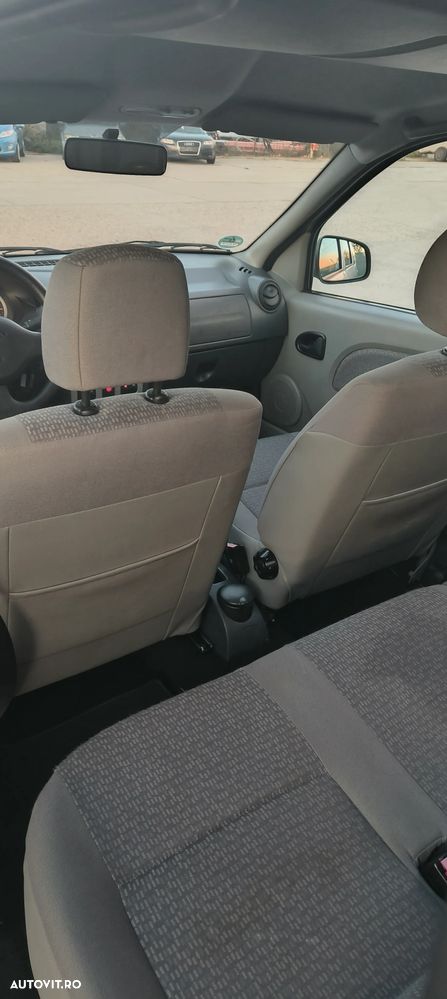 Dacia Logan MCV 1.6 16V Laureate - 11