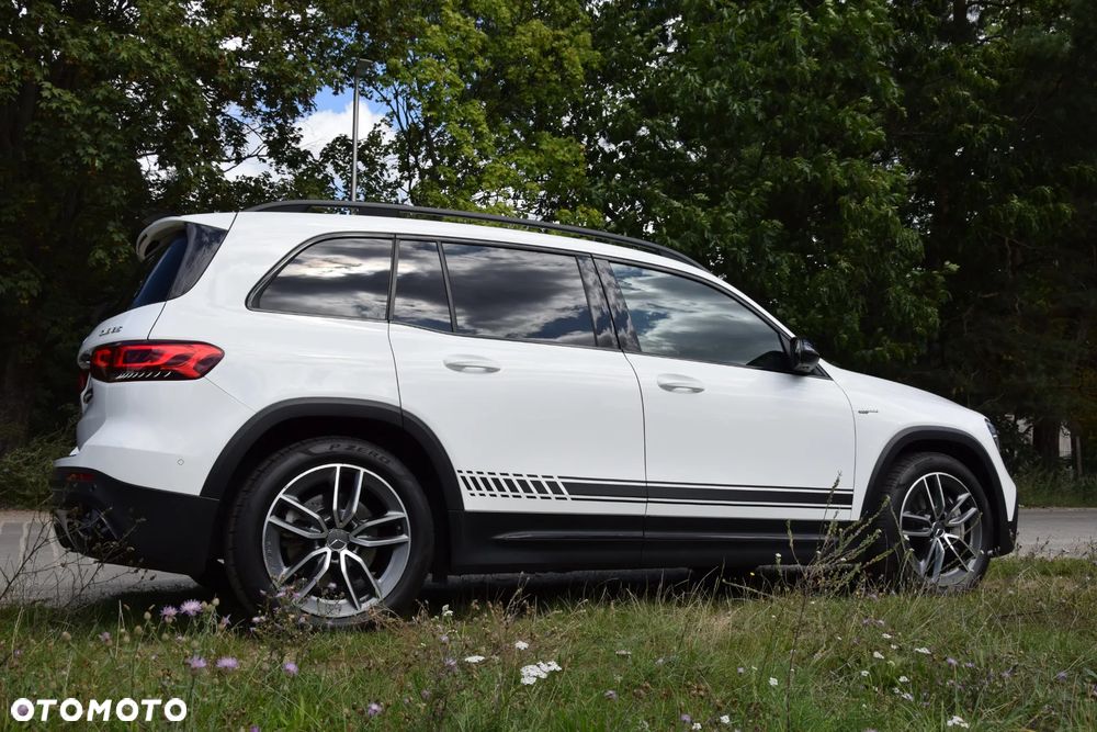Mercedes-Benz GLB - 40