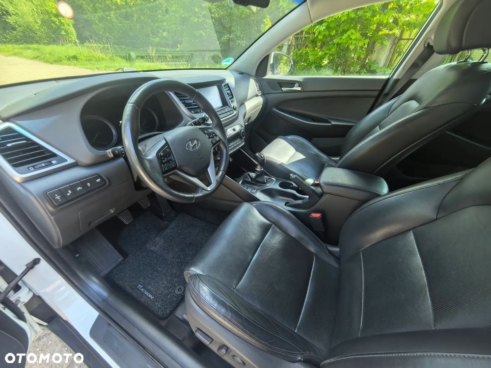 Hyundai Tucson 2.0 CRDI 4WD Premium - 32