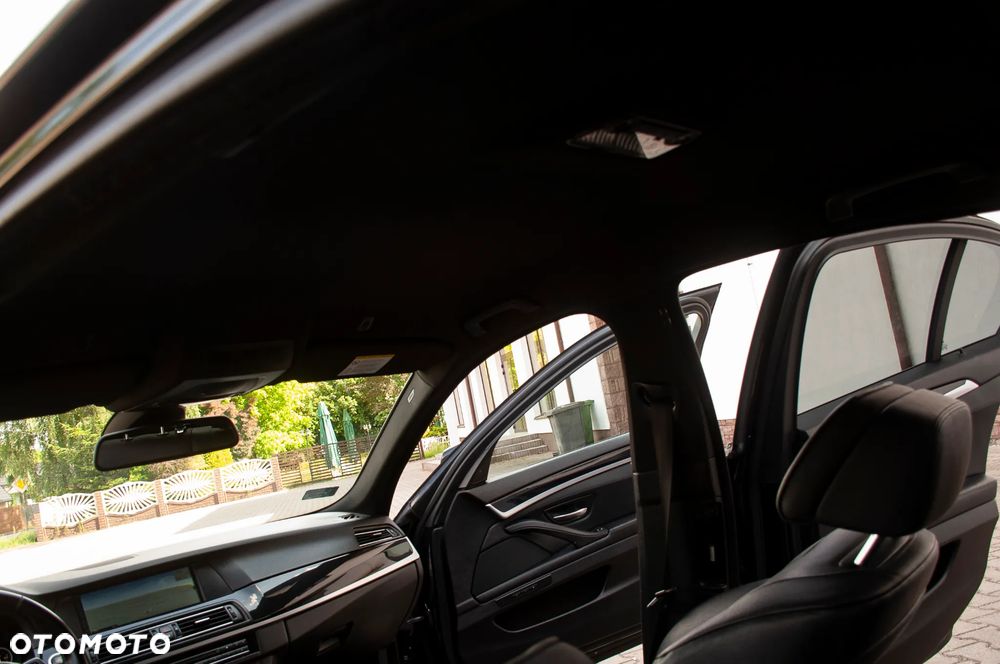 BMW Seria 5 520d - 24