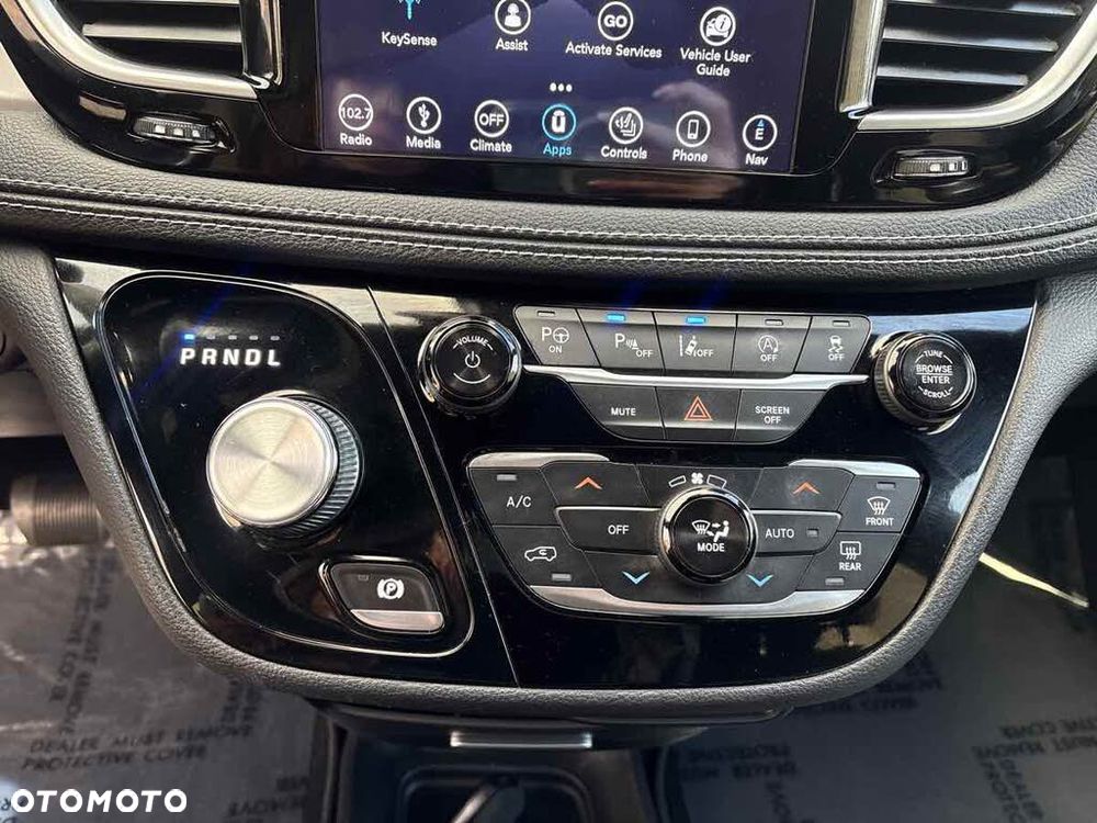 Chrysler Pacifica - 15