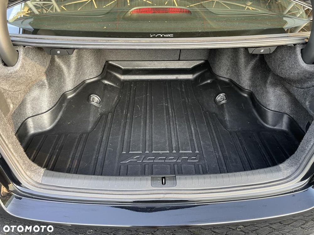 Honda Accord 2.0 Executive - 7