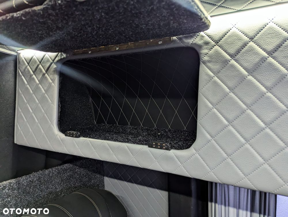 Mercedes-Benz Sprinter - 22