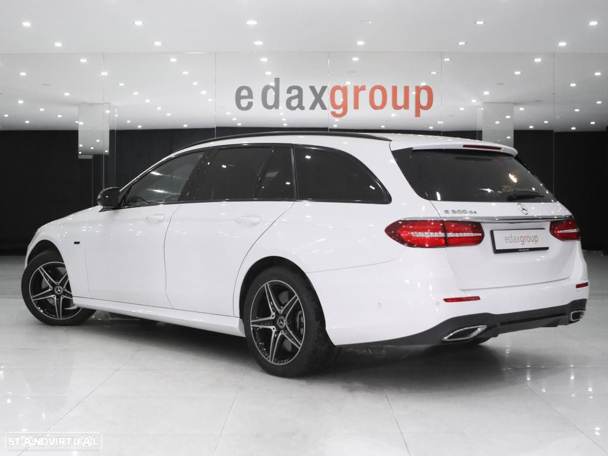 Mercedes-Benz E 300 de AMG Line - 4