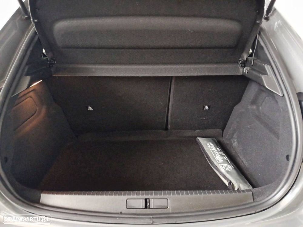 Peugeot 208 1.2 Hybrid Allure e-DCS6 - 6